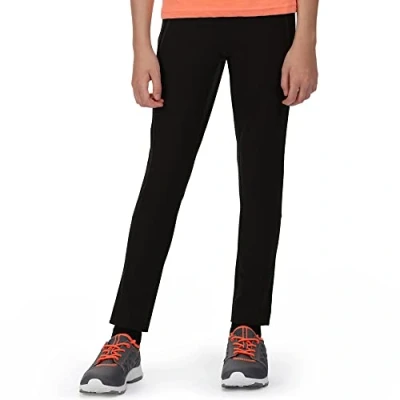 Immagine di Regatta Pantaloni Junior Pentre Kids idrorepellenti ed Elasticizzati. Dotato di tecnologie DWR e Isoflex. Adatto per Passeggiate Escursioni.