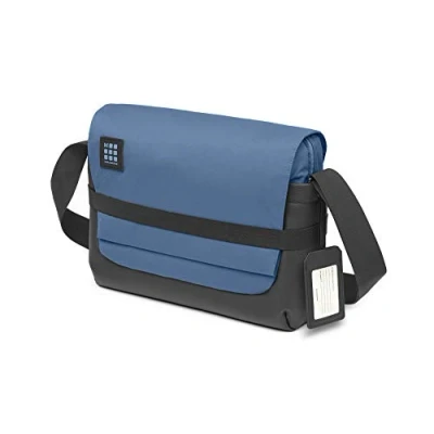 Immagine di Moleskine Borsa a Tracolla da Lavoro Device Bag per Tablet, Laptop, PC, Notebook e iPad finoa 15&#039;&#039;, Dimensioni 39 x 13 28 cm, Colore Blu Boreale