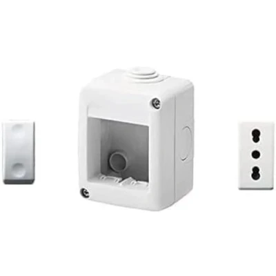 Immagine di Gewiss Contenitore per apparecchi 27 Combi protetto 2 Posti grigio RAL 7035 IP40 con Nr. 1 Presa Bivalente bianca, Deviatore bianco