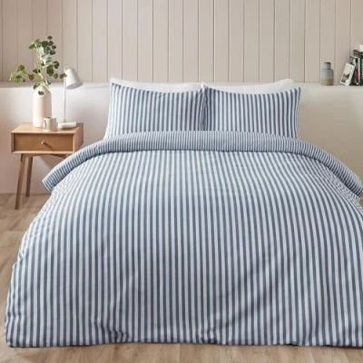 Immagine di Catherine Lansfield Set copripiumino matrimoniale reversibile in cotone spazzolato a righe blu