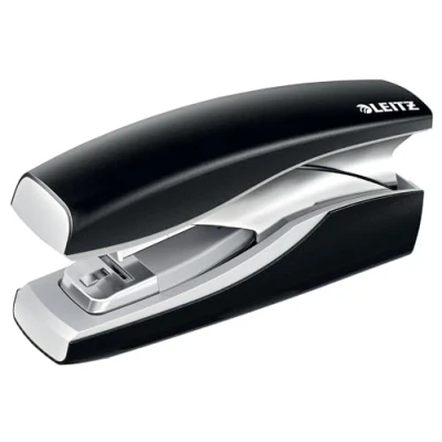 Immagine di Leitz Softpress 56030035 Cucitrice Piatta in Metallo, Capacità fino a 30 Fogli, Forma Ergonomica, Punti Metallici Inclusi, Serie NeXXt, Nero