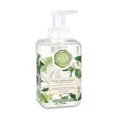 Immagine di Michel Design Works Foaming Hand Soap 17,8 oz, Magnolia Petals Scent and Design, burro di karité e aloe vera, bellissimo contenitore quadrato con pompa