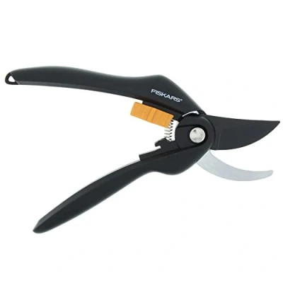 Immagine di Fiskars Forbici da potatura Bypass, Cesoie, Lame in Acciaio con Rivestimento Antiaderente, Lunghezza: 20 cm, Diametro di Taglio: 2,2 Nero/Arancione, SingleStep, P26, 1000567