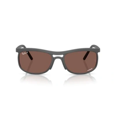 Immagine di Ray Ban Unisex RB4452CH 60171A Occhiali da sole Peek Grigio Viola Squadrata Polarizzata