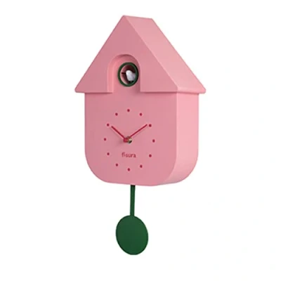 Immagine di Fisura Orologio cucù rosa con quadrante verde. moderno a pendolo. da parete originale regalare. 3 batterie AA non incluse. 21,5 x 8 41,5. Plastica ABS.