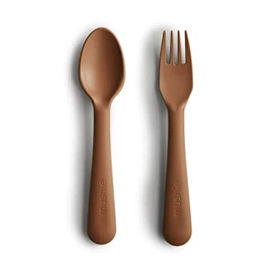 Immagine di Mushie Set Forchetta e Cucchiaio per Bambini di Posate Riutilizzabili la Cena Lavabili in Lavastoviglie adatti al Microonde Facili da Impugnare Fabbricato Danimarca Caramel