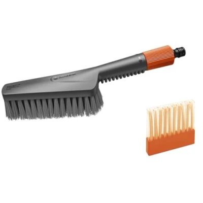 Immagine di Gardena Set pulizia Cleansystem con spazzola manuale S soft: per superfici delicate e aree strette, regolazione del flusso, incl. bastoncini shampoo una efficace (18860 20)