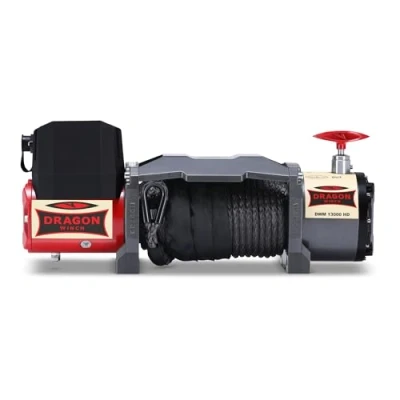 Immagine di DRAGON WINCH Verricello Elettrico 12V Maverick 13000 lbs / 5897 kg Cavo in Sintetico 20m per Auto e Carro Attrezzi incluso telecomando senza fili + argano accessori Impermeabile IP67