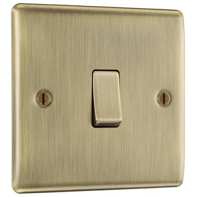 Immagine di BG Electrical nab12 Interruttore della luce singolo, Ottone antico, A 2 vie, 20 e 16AX