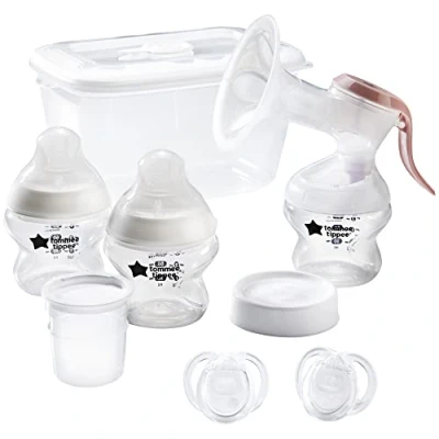 Immagine di Tommee Tippee Starter Kit per L&#039;allattamento al Seno, Tiralatte Manuale, Biberon e Tettarelle, Scatola di Sterilizzazione, Succhietti 0 6 m, Vasetti Latte Materno, Coppette Assorbilatte Monouso