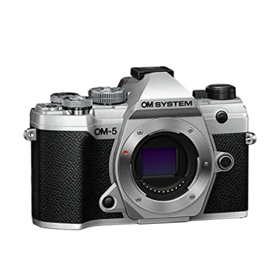 Immagine di OM SYSTEM Fotocamera 5 con sistema Micro Quattro Terzi, sensore Live MOS da 20MP, stabilizzazione dell&#039;immagine a assi migliorata, IP53, Handheld High Res Shot, argento