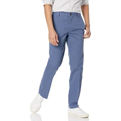 Immagine di Amazon Essentials Pantaloni Chino Aderenti con Parte Piatta sul Davanti Resistenti alle Pieghe Uomo, Indaco, 42W / 30L