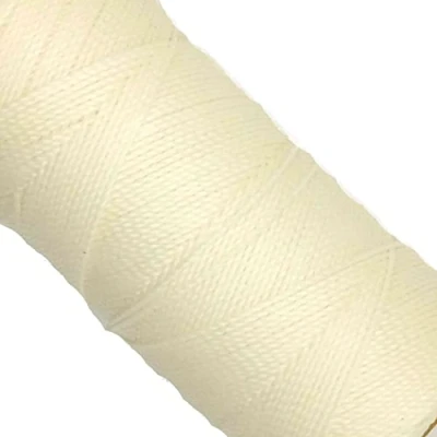 Immagine di Linhasita, rocchetto di filo cerato, Linhasita 100 g, 170 m, 1 mm spessore, in poliestere, macramè, 30 colori. metros / gr bianco