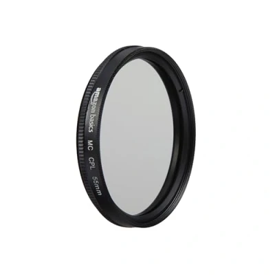 Immagine di Amazon Basics 55 mm Filtro di Protezione Polarizzatore Circolare per Colori più Intensi, Riduzione dei Riflessi e Bagliori, Multistrato, Protegge da Polvere, Sporcizia Graffi