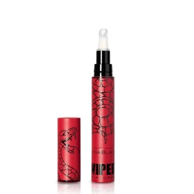 Immagine di NABLA Viper Lip Plumper Balsamo labbra volumizzante trasparente con effetto rimpolpante, texture fluida e corposa azione emolliente, nutriente ed antiossidante.