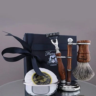 Immagine di Haryali London Kit da barba in legno Rasoio a 3 bordi Pennello Super Badger Supporto legno, sapone e ciotola acciaio inossidabile Set