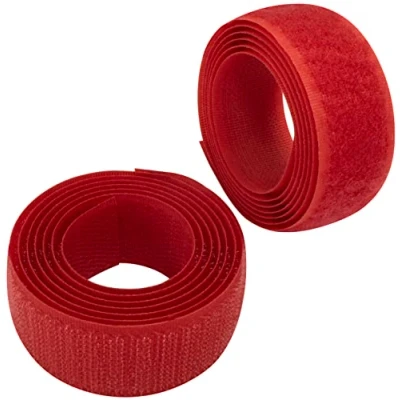 Immagine di Aerzetix C65934 Nastro/rotolo di scratch 25mm 1 metro auto aggrappante organizer/fermacavo striscia aggancio sacchetto indumento cinghia colore: rosso lampone in poliammide e poliestere