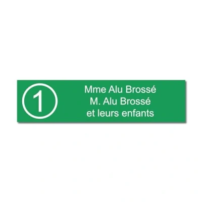 Immagine di Targhetta incisa per nome e numero cassetta delle lettere autoadesiva, 10 x 2,5 cm, personalizzata da 1 a 3 righe, verde chiaro