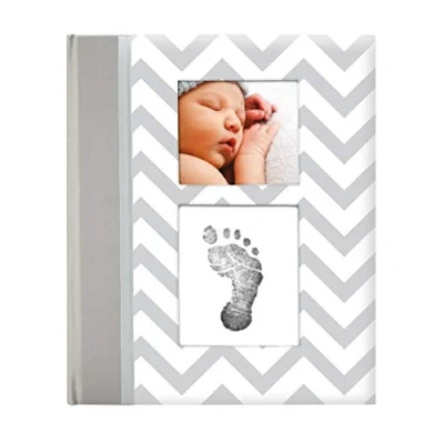 Immagine di Pearhead chevron Baby memory Book with Clean touch Ink Pad per creare mani o piedi, versione spagnola, grigio