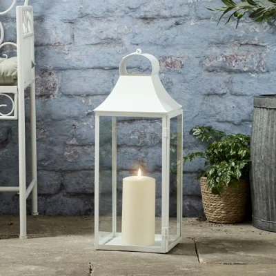 Immagine di Lights4fun Lanterna Bianca in Metallo di 59 cm con Candela a LED TruGlow® Timer per Interni ed Esterni