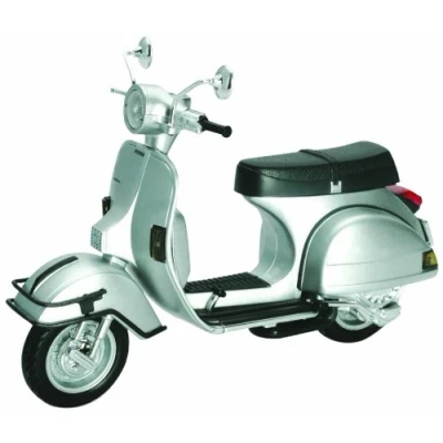 Immagine di NewRay 42122 Vespa P200E 1978,Scala 1:12, Die Cast, Argento