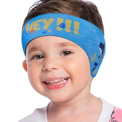 Immagine di MoKo Elastica Fascia da Nuoto, Taglia M, Adatta 3 9 Età Bambini, Regolabile per Nuotare, Impermeabile Nuoto Bamibini, di Protezione Orecchi Azzurro &amp; Squalo