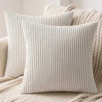 Immagine di MIULEE Natale Confezione da 2 Fodere Cuscini in Velluto a Coste Decorative Federe Morbido Copricuscini Cuscino Moderne Comodo Robusto per Camera Divano Letto 45x45cm Bianco Latte