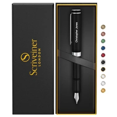 Immagine di Scriveiner penna stilografica EDC di lusso personalizzata (media), splendida tascabile nera opaca, finitura cromata, pennino tedesco Schmidt, set regalo per uomini e donne, incisione del nome