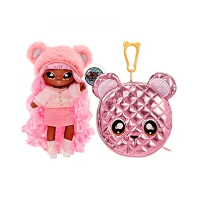 Immagine di Na! Surprise Moda 2 in 1 e Borsa Metallizzata Serie Glam da Collezione Bambola con Capelli Borsetta Rosa a Forma d&#039;orsetto Cali Grizzly, Colore, 575351C3
