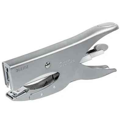 Immagine di Leitz Cucitrice a Pinza, Capacità fino 40 Fogli, Argento, Design Ergonomico in Metallo, Caricamento Posteriore, Per l&#039;uso con Punti P3 (24/6, 26/6) o P4 (24/8), 55490081