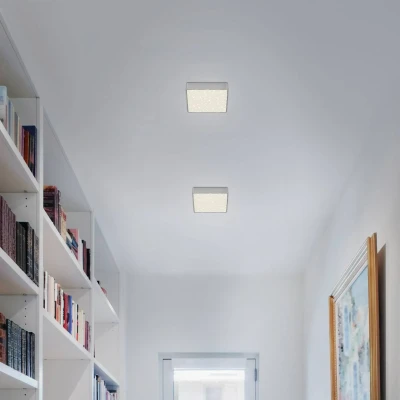 Immagine di Briloner 7076 414, Plafoniera a LED con decorazione stella, lampadario, lampada senza cornice, pannello da soffitto LED, temperatura di colore bianco neutro, 157x157 mm, argento