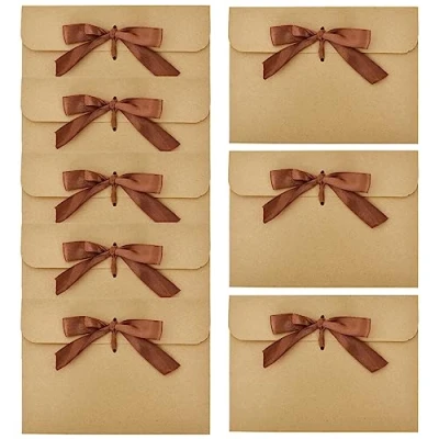 Immagine di 50 Pezzi Buste in Carta Kraft, Busta con Nastro, DIY per Buoni Regalo Stile Vintage, Inviti Fatti a Mano, Cartoline, Biglietti di Auguri, Matrimonio, Compleanno (Marrone Nastro)