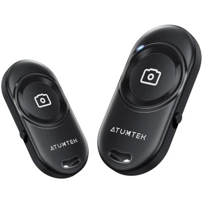 Immagine di ATUMTEK Telecomando Bluetooth, Otturatore Bluetooth 5.2 con Connessione Stabile Compatibile iPhone e Smartphone Tablet Android, Ideale per Selfie Foto di Gruppo