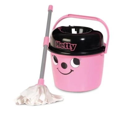 Immagine di Casdon Hetty Mop &amp; Bucket, Branded Toy Cleaning Set for Children Aged 3+, Features Hetty’s Cute Face Lots of Fun!, Pink, 15 x 19.1 17.9 cm