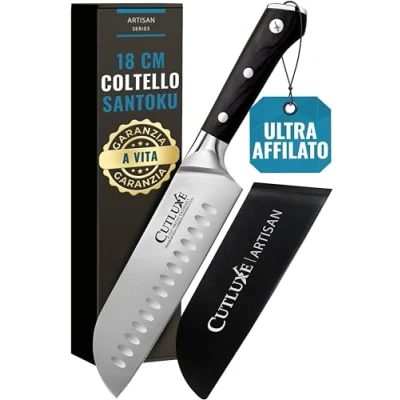 Immagine di Cutluxe Coltello Santoku 18cm Giapponese Professionale Con Guaina Acciaio al Carbonio, Lama Affilata e Resistente Artisan Series