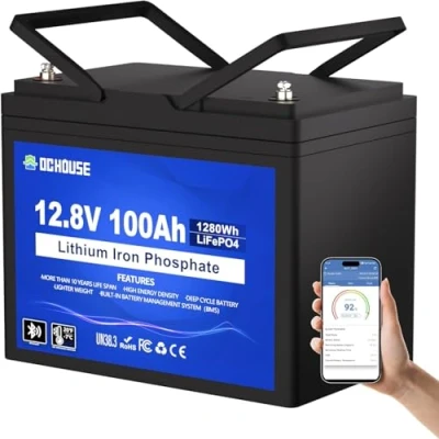 Immagine di Batteria al litio DCHOUSE 12V 100Ah fosfato ferro, con fino a 15000 cicli e una potenza massima di 1280Wh, è molto adatta per camper, pannelli solari, roulotte, barche sistemi off grid
