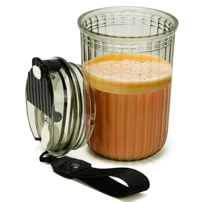 Immagine di BELLE VOUS Bicchiere con Coperchio in Plastica Nera a Coste Tazza da 480 ml Bicchieri Portatili Riutilizzabili per Caffè Freddo, Tè, Succhi Di Frutta, Frullati, Acqua, Cocktail, Birra