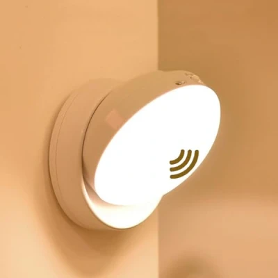 Immagine di Lampada da parete a LED per interni con sensore di movimento, tipo C, ricaricabile interruttore, girevole 360, illuminazione auto/ON, senza fili, magnetica, luce movimento