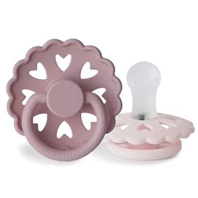 Immagine di FRIGG Fairytale Confezione da 2 ciucci Ciuccio in silicone Senza BPA Prodotto Danimarca Tettarella simmetrica a ciliegia (Twilight Mauve/White Lilac, Taglia 1 (0 6 Mesi))
