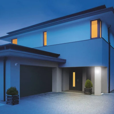 Immagine di Steinel sensore di movimento a infrarossi SensIQ bianco, 300, da 20 m, 2500 W, luce fissa, supporto parete angolare, telecomando