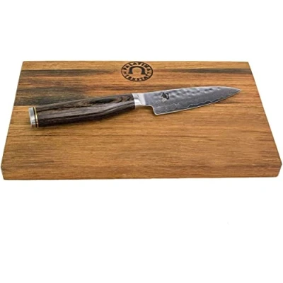 Immagine di KAI, Shun Premier, Tim Mälzer, set da regalo, coltello multiuso, lama 9 cm, manico 10,5 con tagliere in legno fatto a mano 25 x 15 TDM 1700