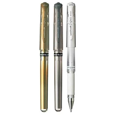 Immagine di Uni Ball colori assortiti confezione penna Signo Broad Metallic roller con inchiostro gel 1 mm larghezza linea 0.65 mm, punta in metallo impugnatura gomma um 153 di ogni colore oro argento bianco 3 penne)