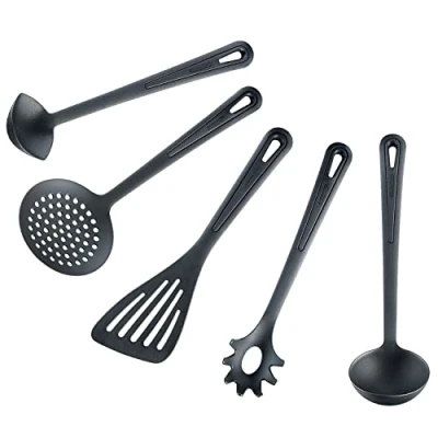 Immagine di Westmark Set di Utensili da Cucina, 5 Pezzi: Paletta, Schiumarola, Ramaiolo, Mestolo, Forchettone per Spaghetti, Termoresistente fino a 270C, Plastica, Gentle Plus, Nero, 280022E9