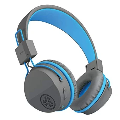 Immagine di JLab JBuddies Cuffie per Bambini senza filo, Bluetooth Bambini, Durata della Batteria di 24 ore, Wireless over ear con Limitatore Volume, Isolamento Acustico e Microfono, Blu