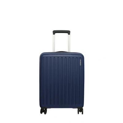 Immagine di American Tourister Trolley rigido, bagaglio a mano, realizzato in POLIPROPILENE robusto e antigraffio. Molto pratico super leggero, dispone di due ampi scomparti, divisorio nel comparto superiore