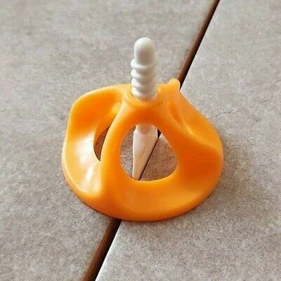 Immagine di Cottley Twister Sistema di livellamento per piastrelle, 100 viti, dadi (100 unità intere)