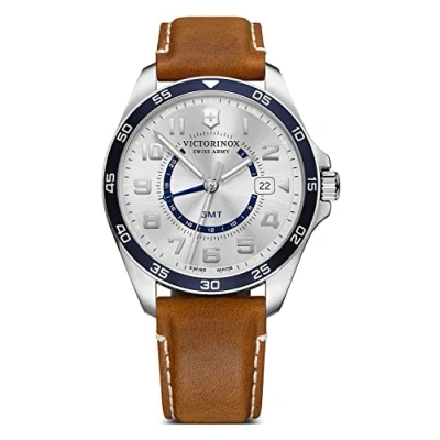 Immagine di Victorinox Orologio Uomo FieldForce Classic GMT Ø 42 mm, Swiss Made, Quarzo Analogico, Impermeabile fino a 100 m, Pelle, Argento bianco/Marrone