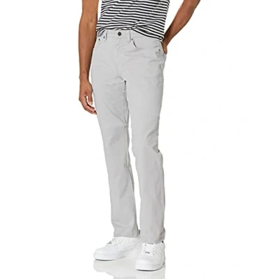 Immagine di Amazon Essentials Pantaloni in Twill Elasticizzati con 5 Tasche e vestibilità Sportiva (Disponibile nelle Taglie Big &amp; Tall) Uomo, Grigio Chiaro, 42W / 30L