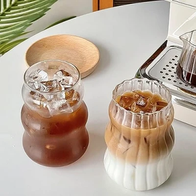 Immagine di 2 bicchieri in vetro a coste, 510 ml, stile vintage, da cocktail ondulati, per caffè freddo, succhi di frutta, bevande, latte e bicchiere caffe