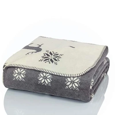 Immagine di Glart Coperta in cotone estremamente morbida e calda, color grigio beige con renne, formato XL da 150x200 cm, ideale per accoccolarsi sul divano